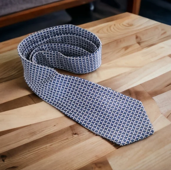 VINTAGE VALENTINO Silk Tie Chainlink Mens Suit Retro Abstract Luxury Collectible - Picture 12 of 16